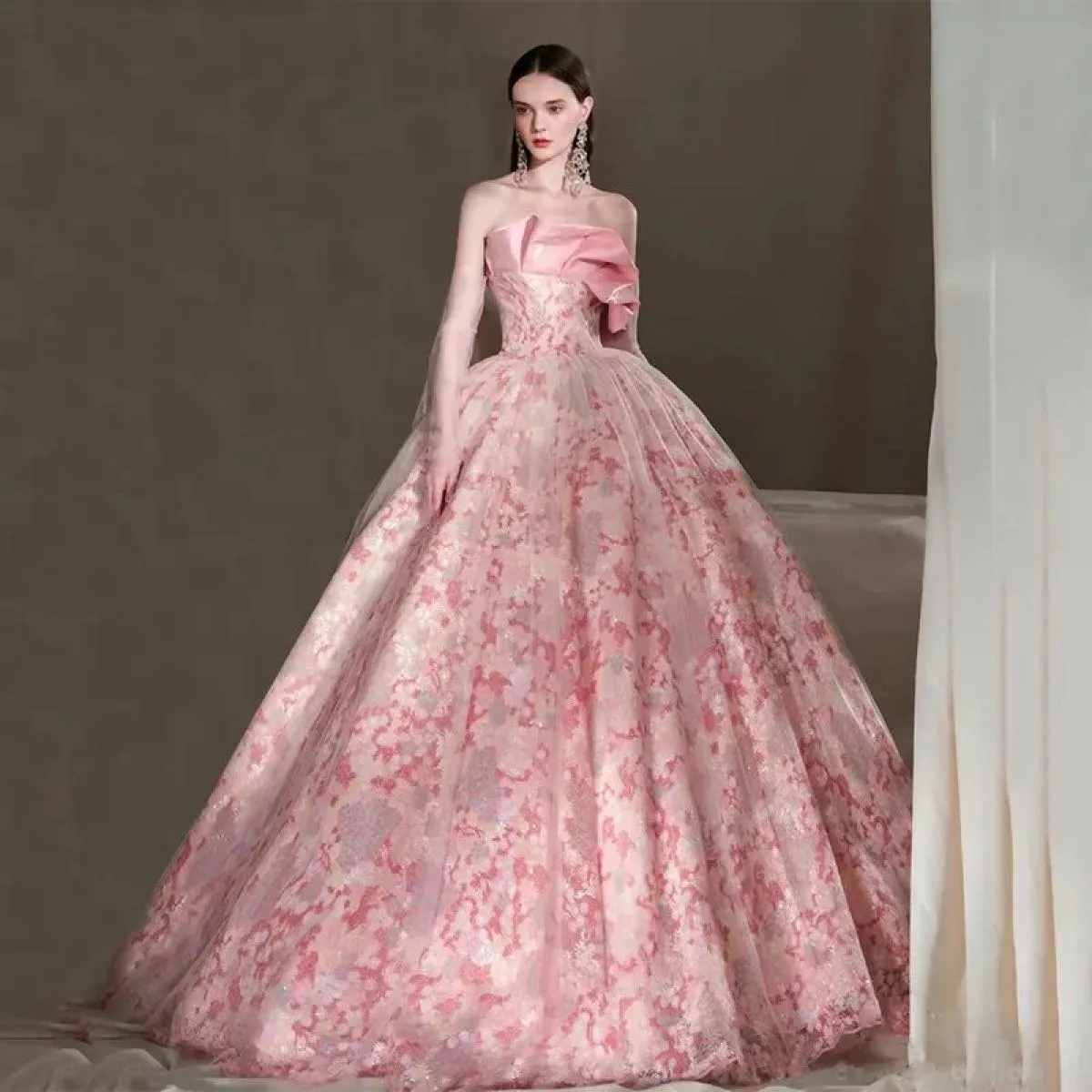 Abito da sera lussuoso da donna, abito da sera elegante, abiti da celebrità di lusso, abiti da ballo 2023, abiti di lusso, abiti