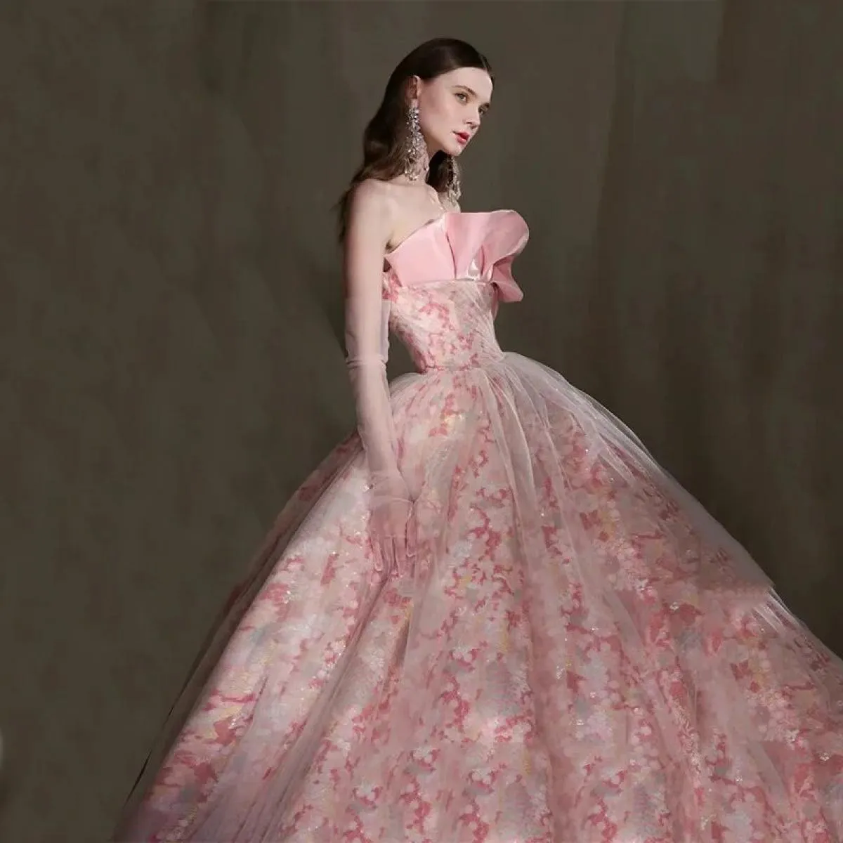 Abito da sera lussuoso da donna, abito da sera elegante, abiti da celebrità di lusso, abiti da ballo 2023, abiti di lusso, abiti