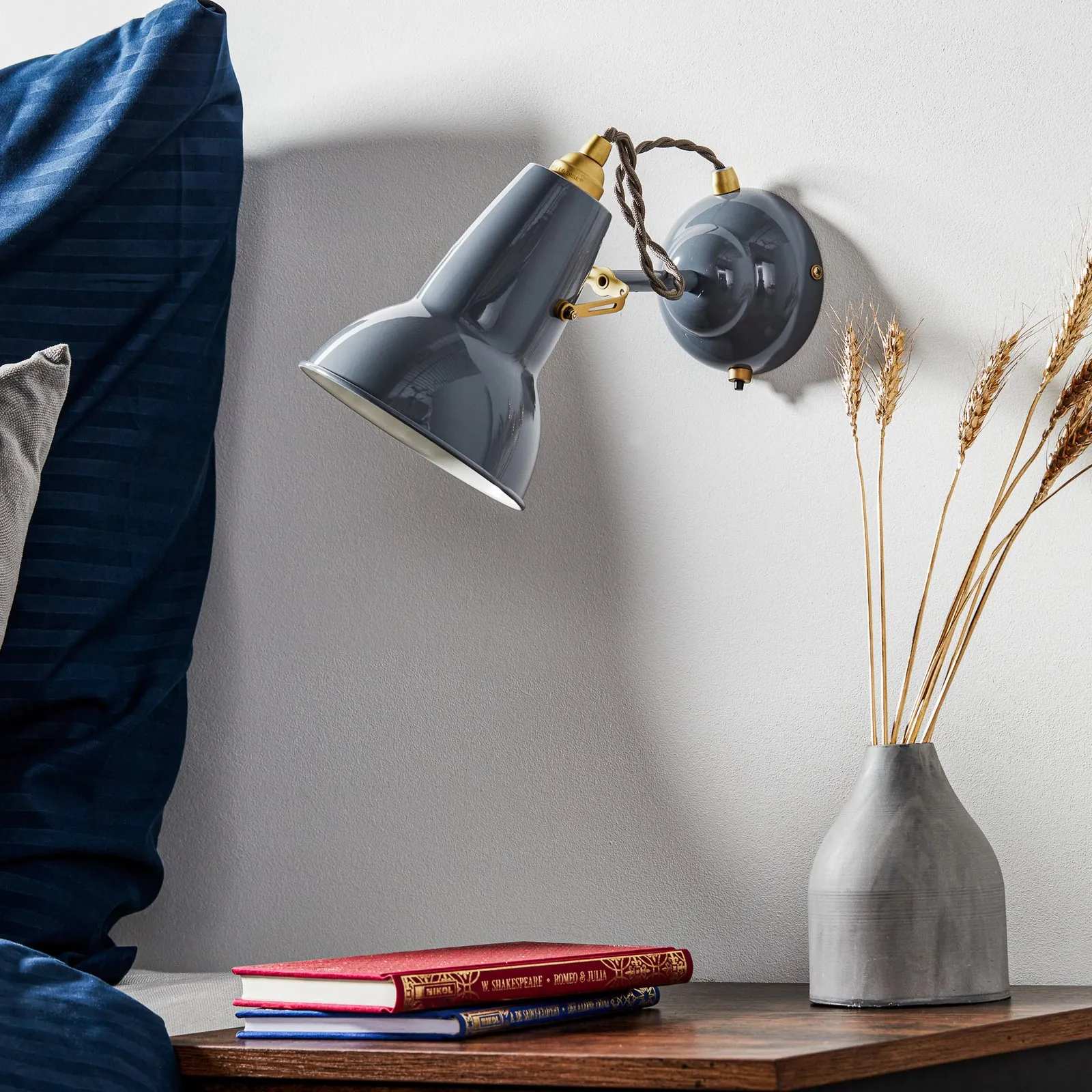 Anglepoise Original 1227 Applique in ottone grigio