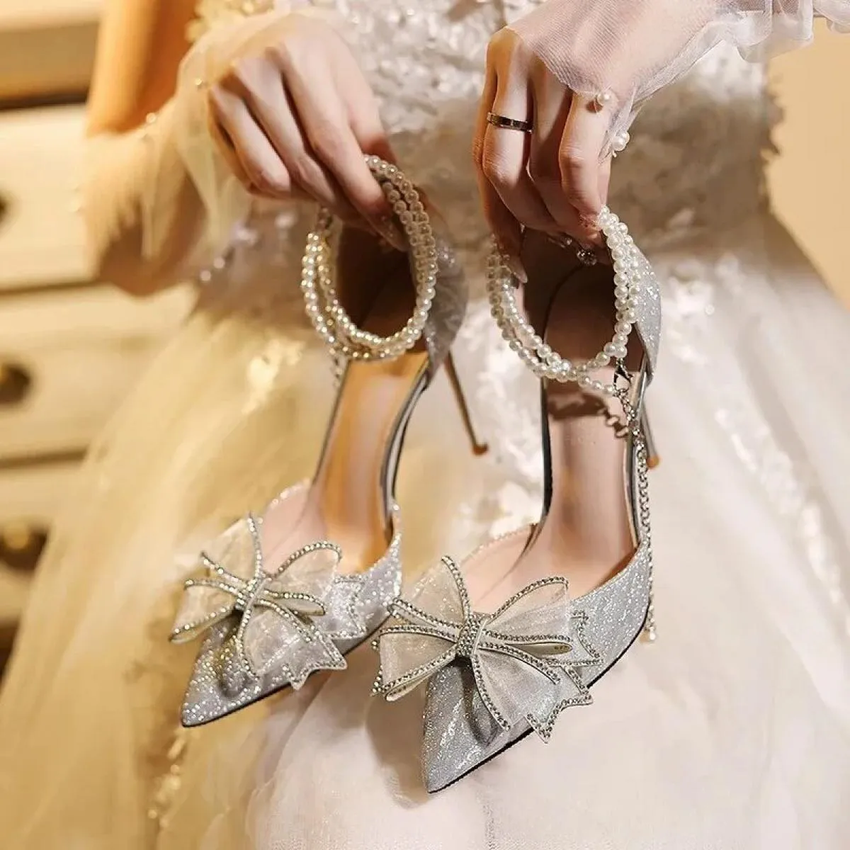 Eleganti décolleté con tacco alto argento da donna Cinturini alla caviglia autunnali Scarpe da festa Scarpe da sposa con papillo