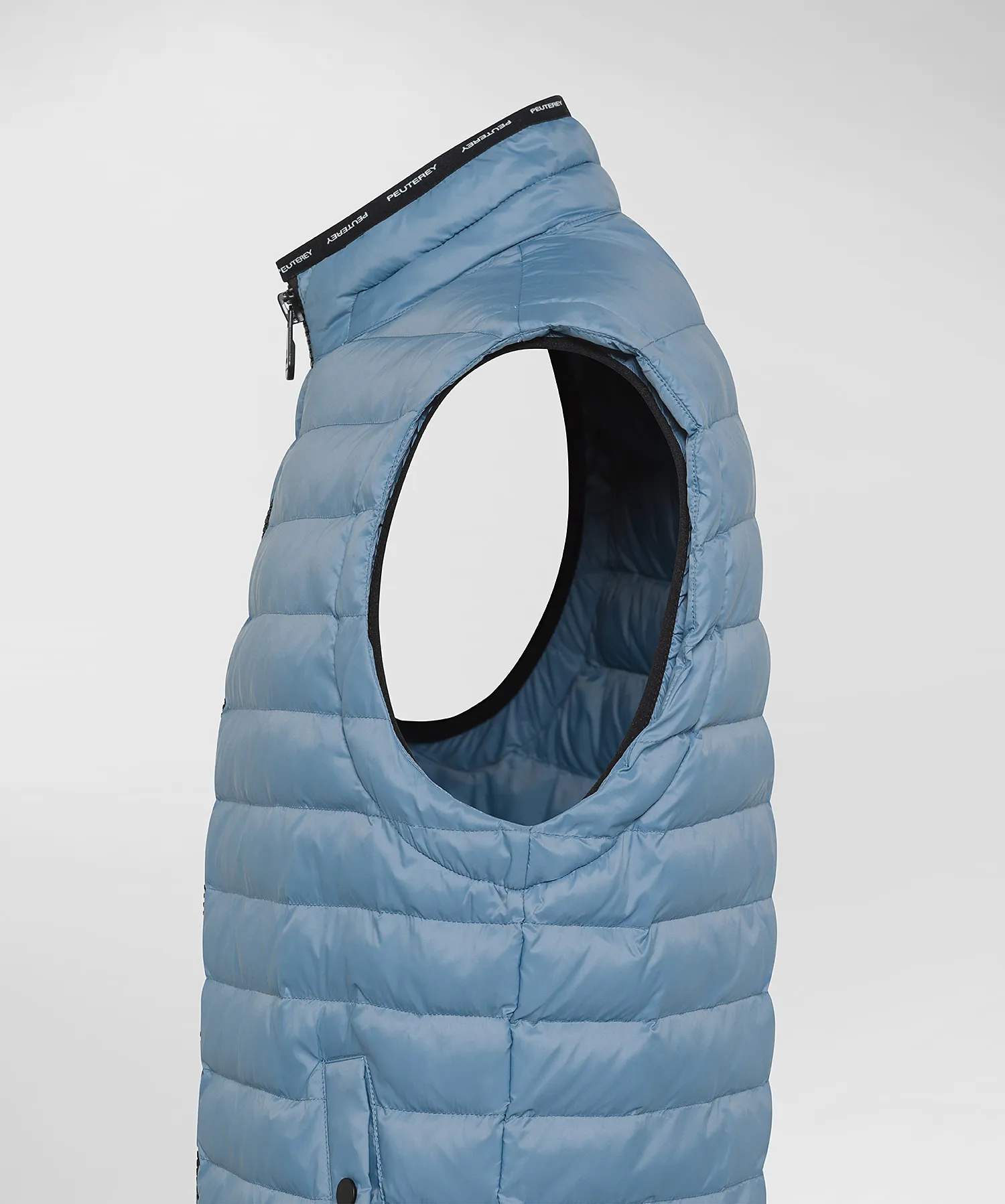 Gilet imbottito superleggero e semilucido