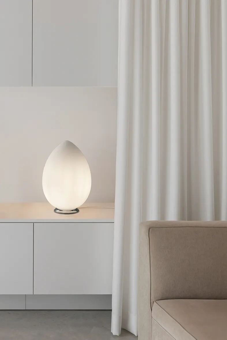 KATHY – LAMPADA DA TAVOLO IN VETRO BIANCO