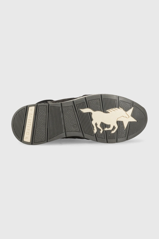 Mustang sneakers