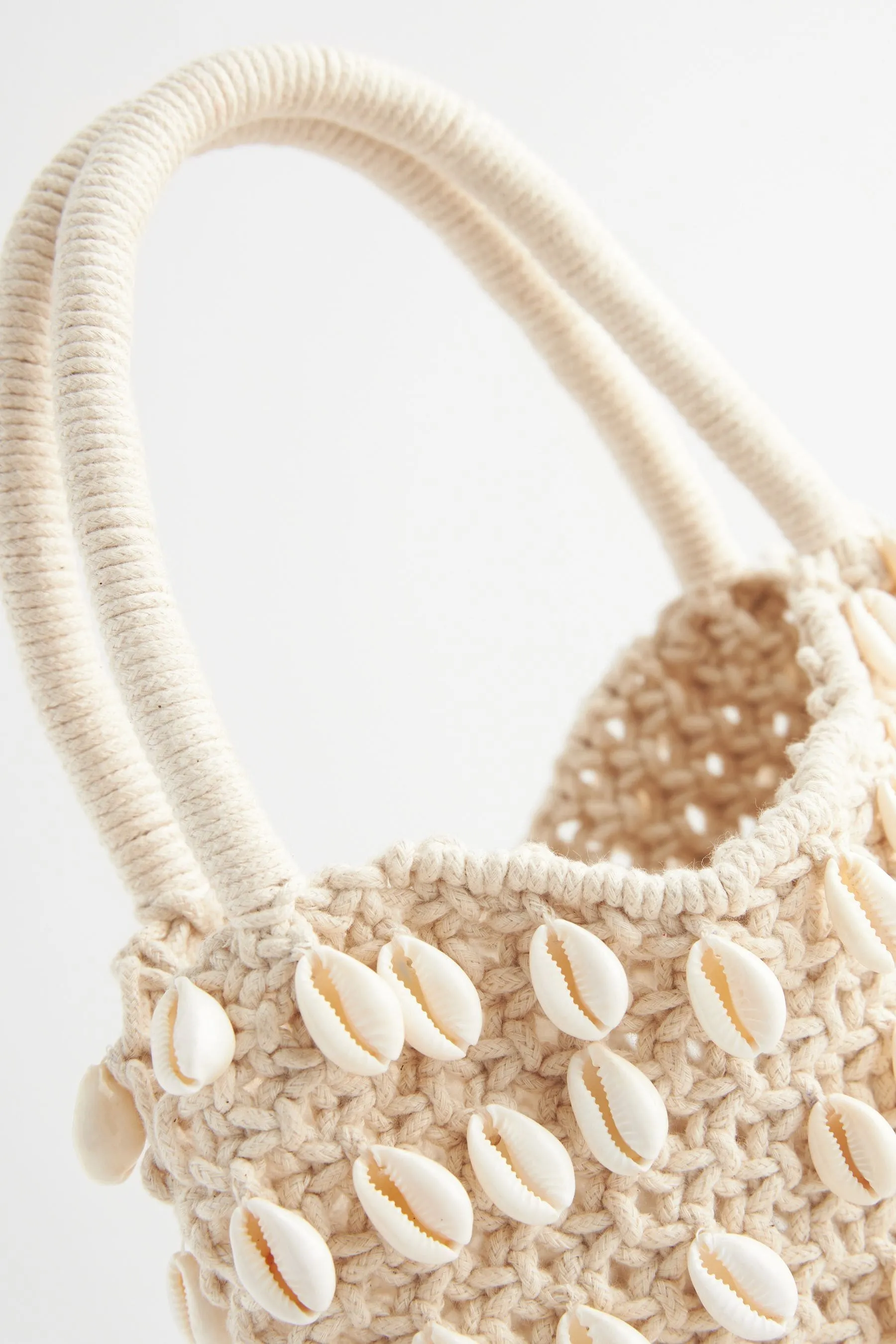 Naturale  - Borsa a mano con conchiglie all'uncinetto