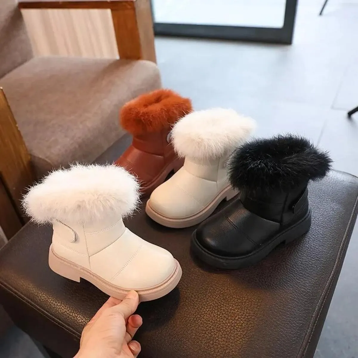 Nuova moda tinta unita stile britannico ragazze ragazzi stivali casual peluche scarpe invernali in cotone morbido stivaletto cor