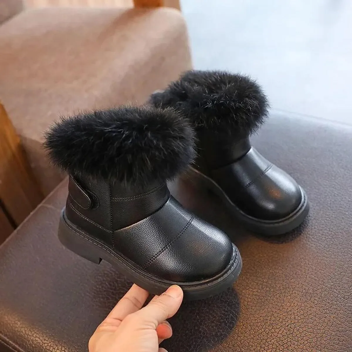 Nuova moda tinta unita stile britannico ragazze ragazzi stivali casual peluche scarpe invernali in cotone morbido stivaletto cor