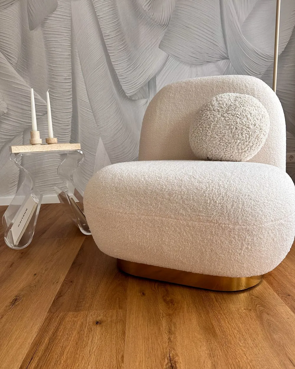 Poltrona girevole LOVIISA Bouclé Bianco