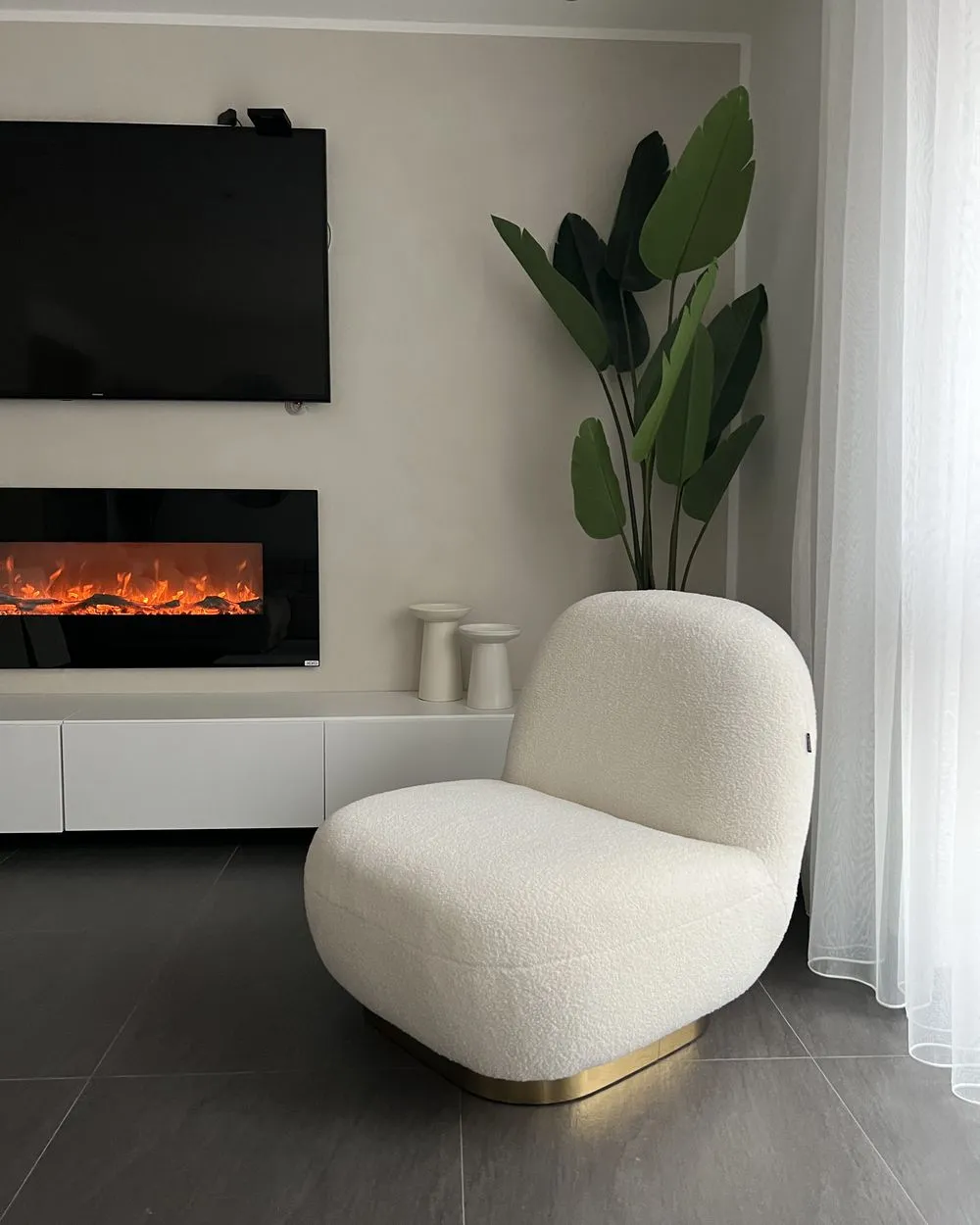 Poltrona girevole LOVIISA Bouclé Bianco