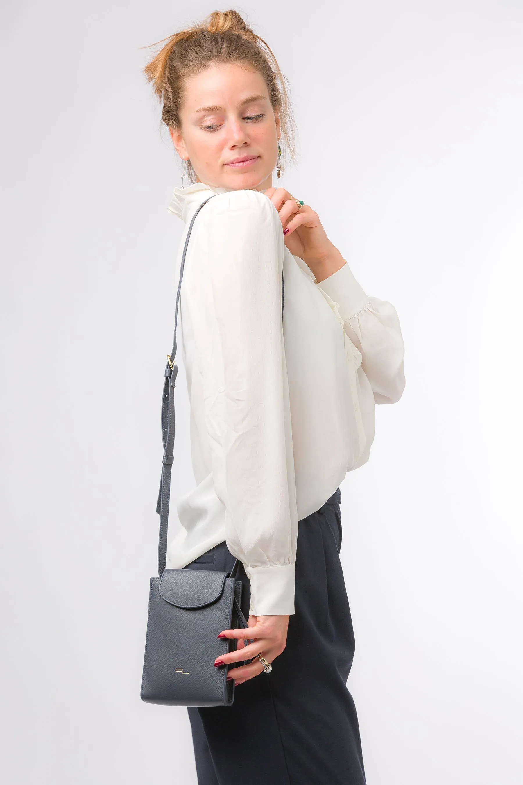 Pure Luxuries London Kiana - Borsa per telefono a tracolla in pelle nappa