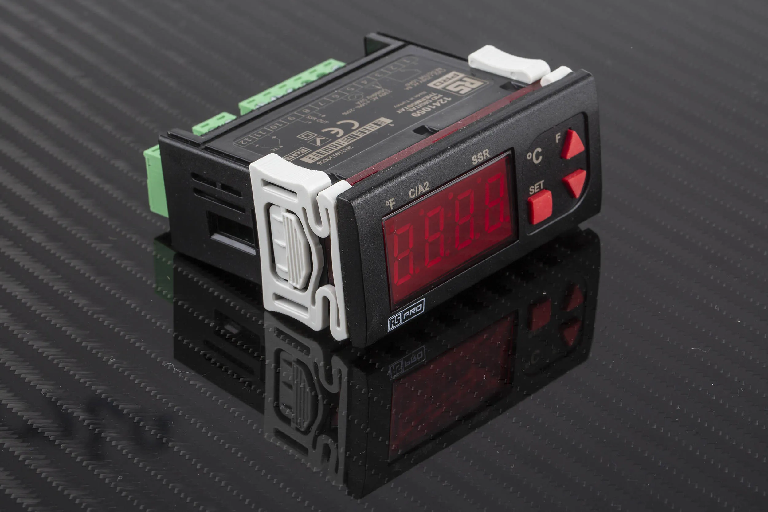 Regolatore di temperatura On/Off RS PRO, 230 V ca, 77 x 35mm, 2 uscite Relè, SSR