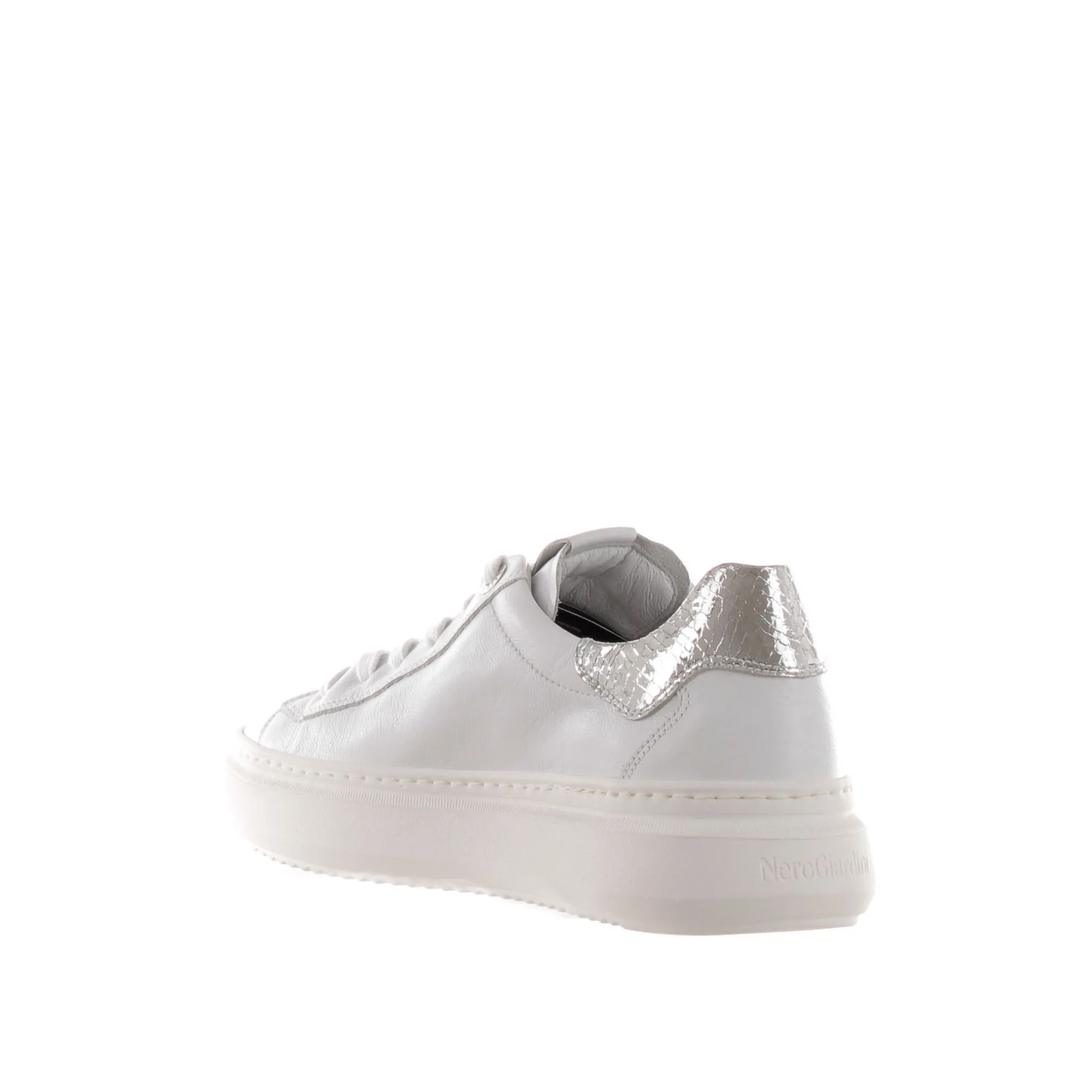 Sneaker in pelle con dettaglio in lurex