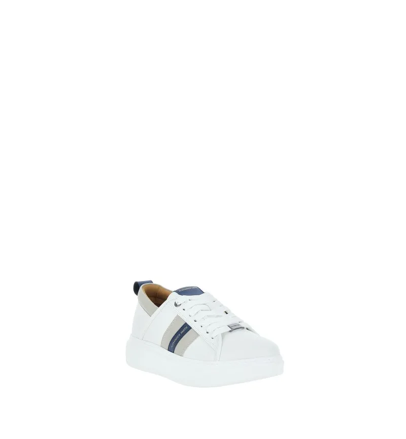 Sneakers con lacci
