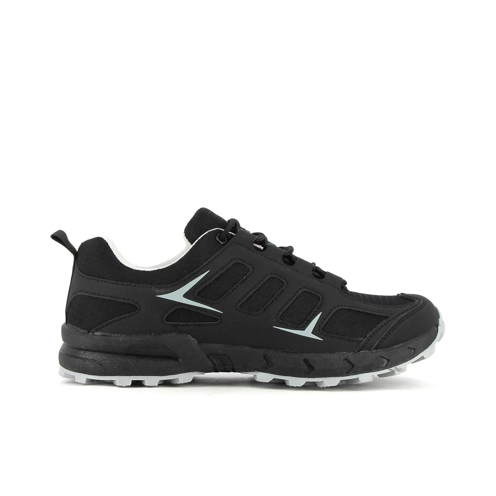 Sneakers nere da trekking