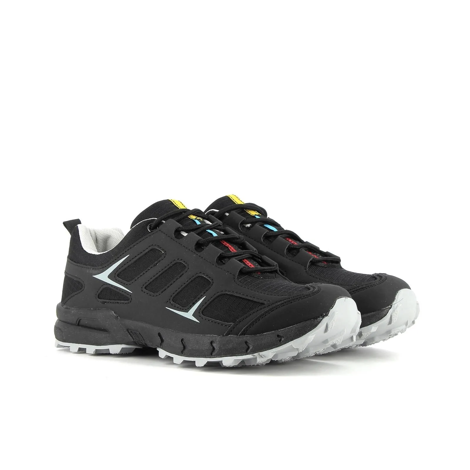 Sneakers nere da trekking