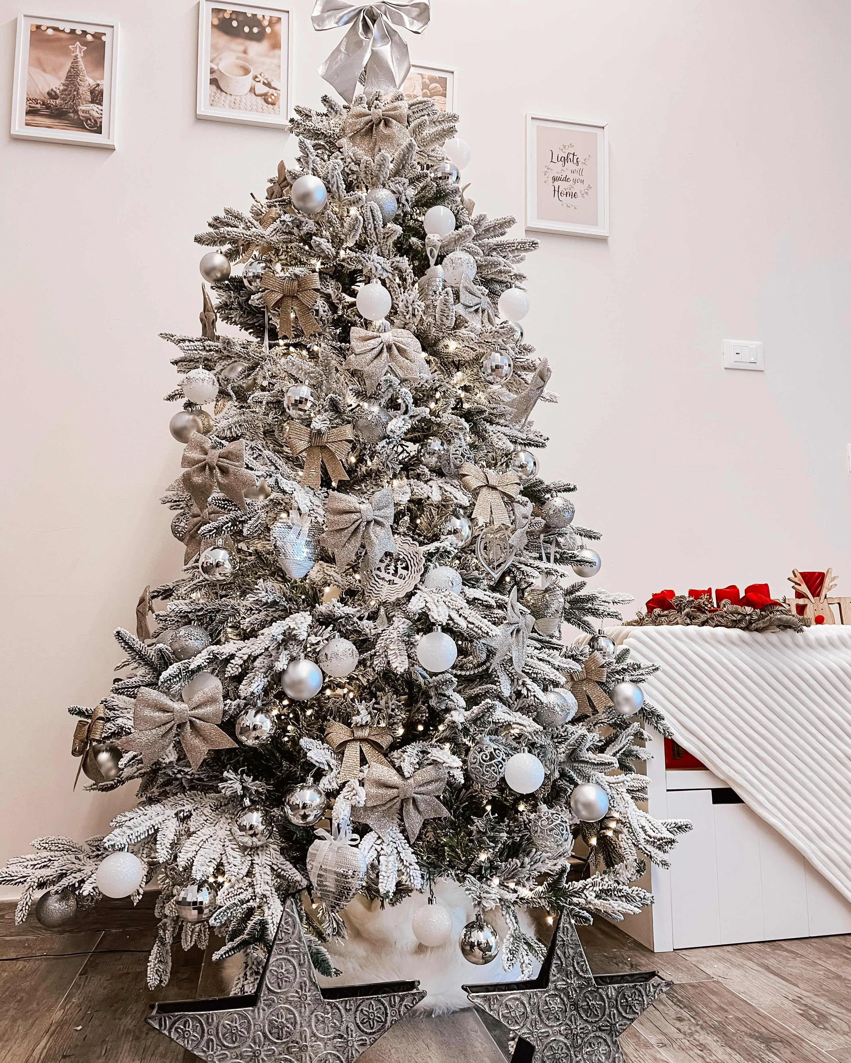 Snowy Christmas Tree 180 cm White BASSIE