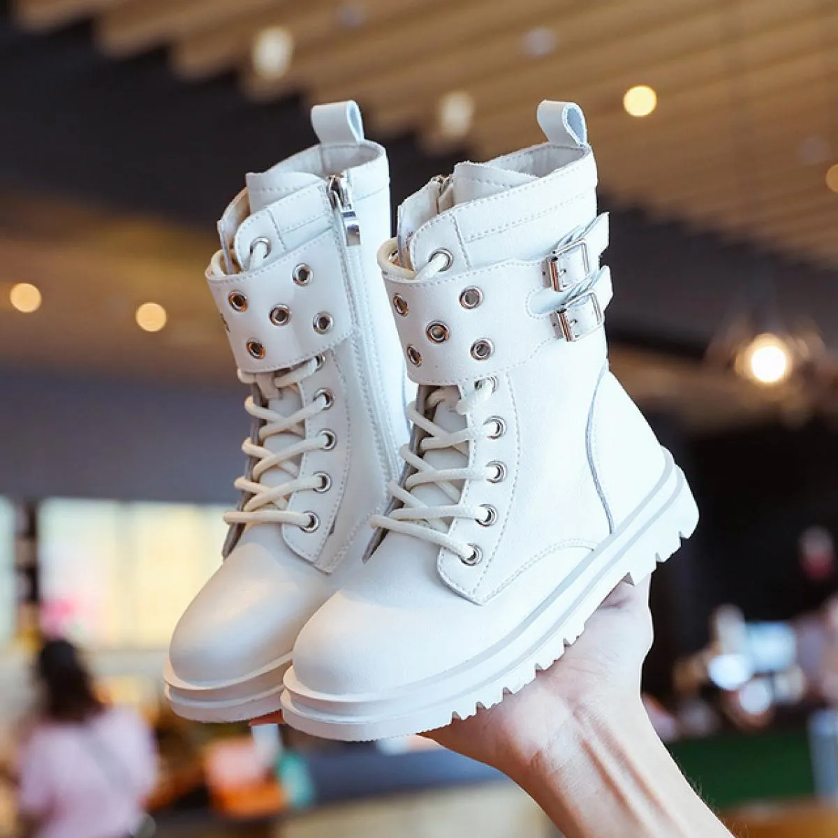 Stivali da ragazza a metà polpaccio Stivali lunghi da bambino stile punk alla moda 2023 Autunno Inverno Passerella Scarpe da fes