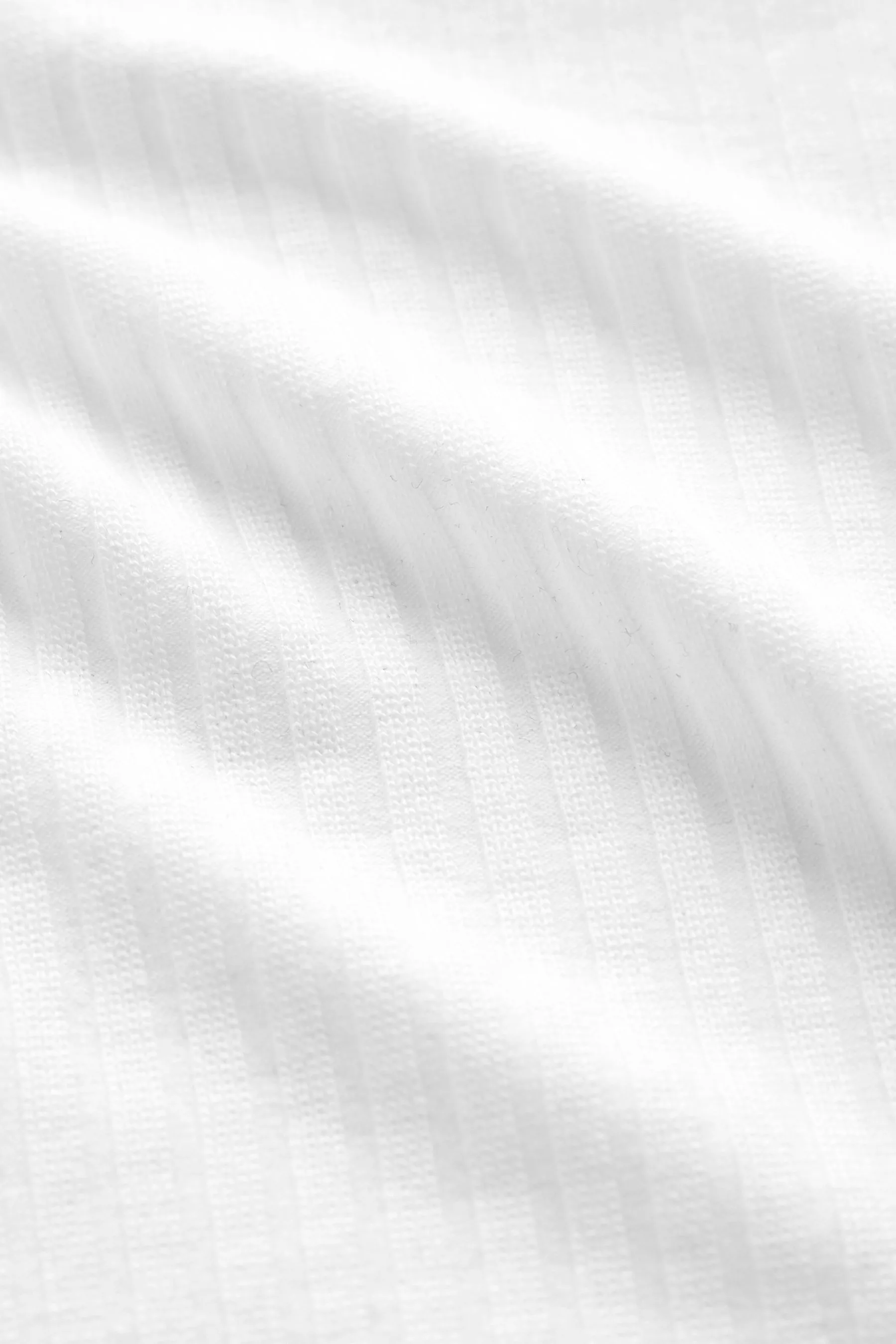 Top estivo a coste con scollo alla Bardot e spalle scoperte