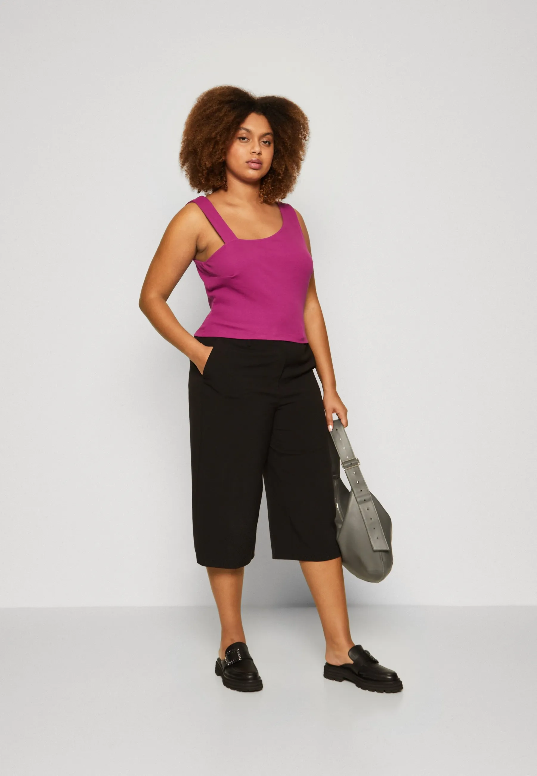VMWAVE CULOTTE - Pantaloni